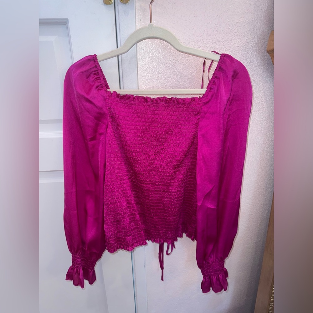 NEW Riley & Rae Pink Puff Sleeve Smocked‎ Blouse SIZE M - Picture 4 of 10